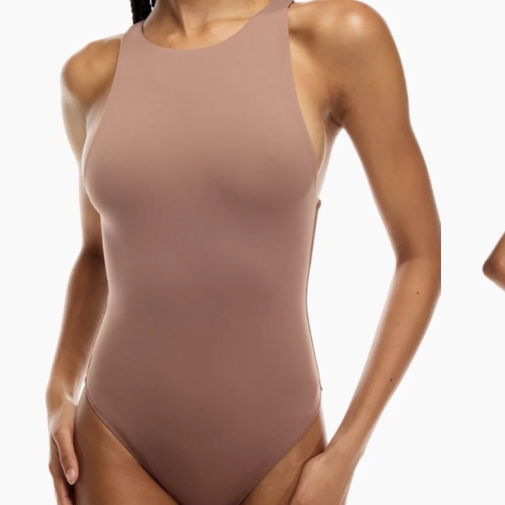 ARITZIA contour 90s bodysuit
